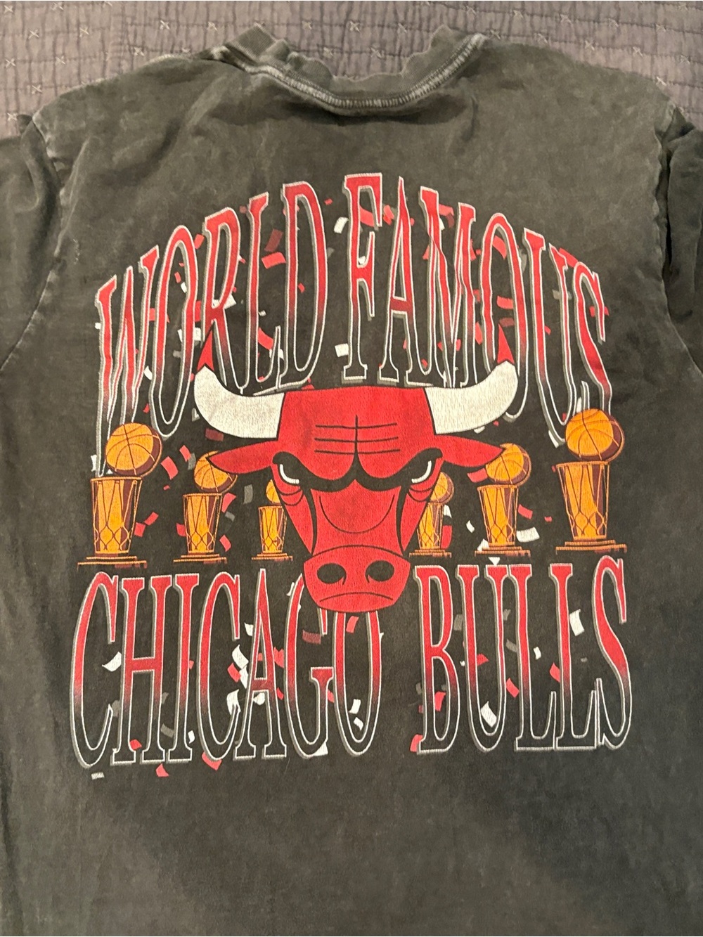 Abercrombie & Fitch Black Chicago Bulls 'World Famous' Graphic Tee